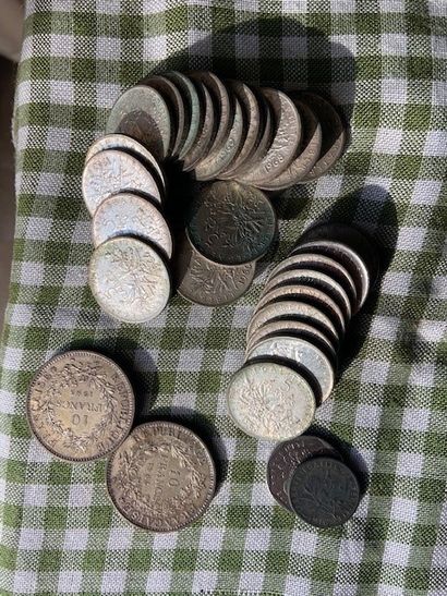 Lot de pièces dont 2 pièces de 10 francs...