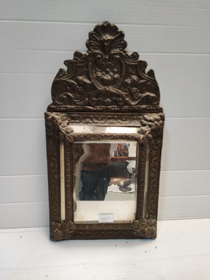 Miroir en laiton, Style Louis XIII

H : 56...