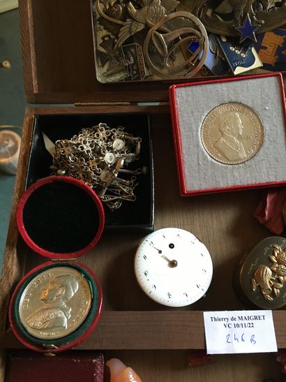 null 
Lot of commemorative coins, style coins, seal-wax, silver coin with the profile...
