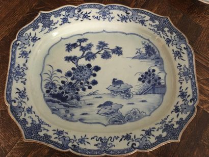 China, 18th century_Rectangular dish with...