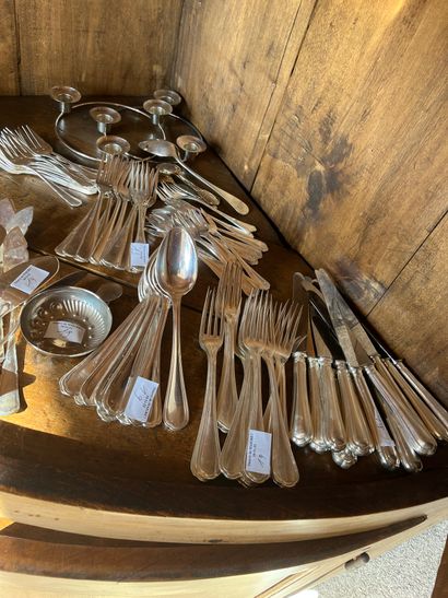 null Part of a Christofle silverware set : cutlery, fish cutlery, forks, knives 

We...