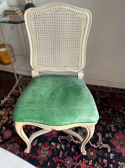 null Six chaises cannées laquées blanches de style Louis XV 

Usures 

ref 80