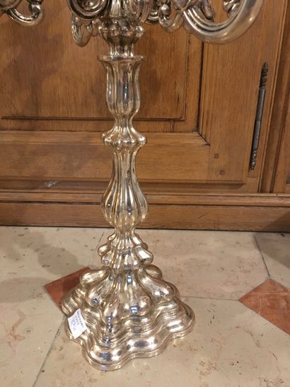 null Pair of silver plated candelabras with 5 lights, rocaille style (wear)