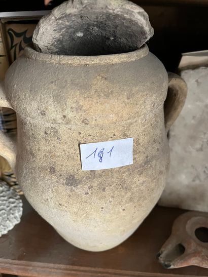 null Lot of archeological objects or travel souvenirs: bottles, fossils, inscribed...