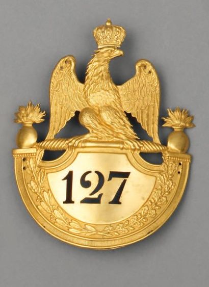 null Plaque de shako d'officier de grenadiers du 127e régiment d'infanterie de ligne...