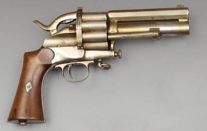  Revolver Le Mat à percussion centrale modèle 1869, fabrication de 1881, canon supérieur...