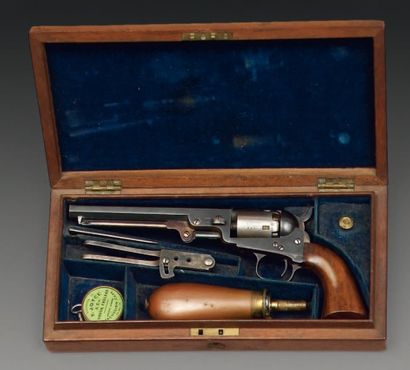  Coffret nécessaire contenant un revolver Colt Pocket modèle 1849, calibre 31 ; fabrication...