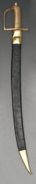  Briquet d'infanterie modèle 1767, garde en bronze ; lame blanche ; fourreau de cuir...