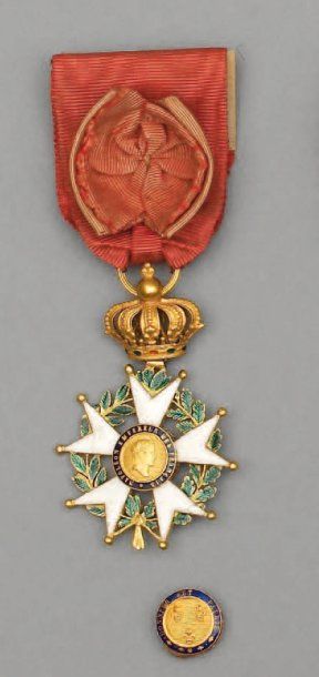  Croix d'officier de l'ordre de la Légion d'Honneur en or, émaillée ; modèle Restauration,...