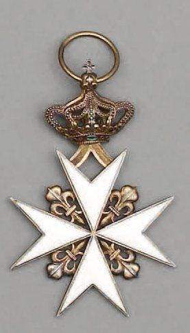  Croix de l'ordre de Malte en vermeil, émaillée, surmontée d'une couronne royale...