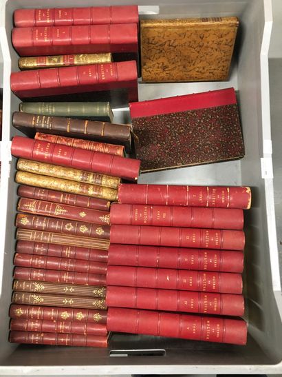 null 2 manettes de volumes dont oeuvre de Pascal, Lamartine, Molière, Fables de La...