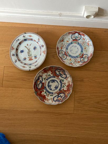 null Chine ou Japon
Ensemble de 8 assiettes en porcelaine, décor de la palette Imari...
