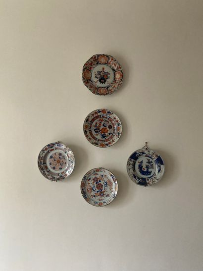 null Chine ou Japon
Ensemble de 8 assiettes en porcelaine, décor de la palette Imari...