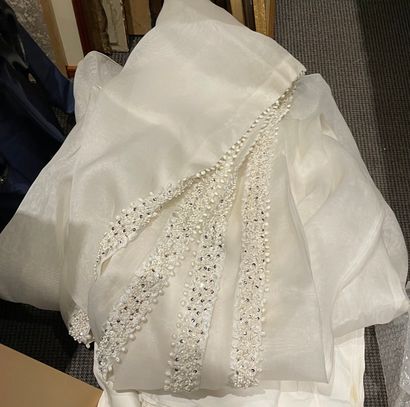 null Beautiful Haute Couture wedding veil in organza (Balenciaga ?) and piece of...