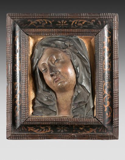 Portrait of the Virgin
Bas-relief in polychrome...
