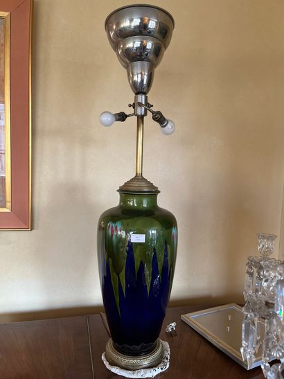 null Grand vase à coulures
(Monté en lampe)
Vers 1900
H : 54 cm