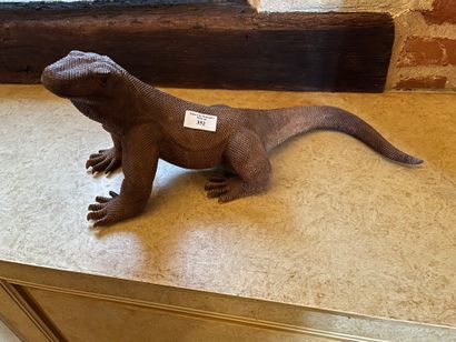 null Wooden sculpture representing a Komodo dragon 
Length : 43 cm

COLLECTION by...