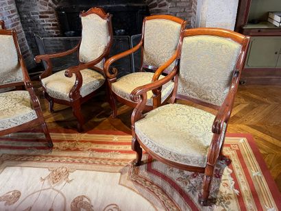 null Set of six mahogany and mahogany veneer armchairs, some with palmette and one...