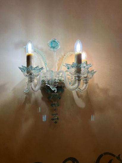 null Pair of sconces with one arm of light in glass of Venice, leaves and flowered...