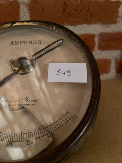 null Ammeter in copper dial signed CHAUVIN ARNOUX Paris. Diameter 18 cm.

COLLECTION...
