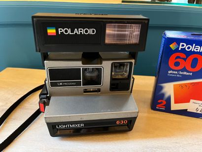 null A Polaroid Lightmixer 630 camera and a box of film
Sold as is without warranty


COLLECTION...