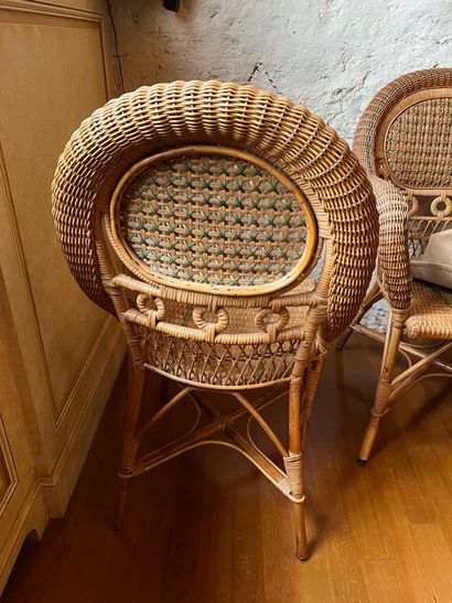 null Natural and green wicker sofa, two chairs of the same model are joined 
H :...