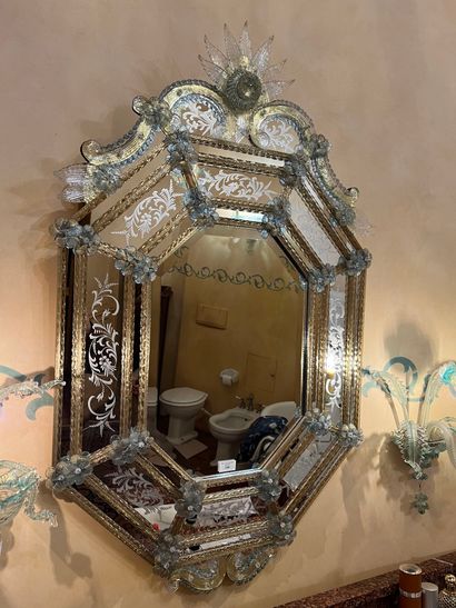 Octagonal mirror with engraved glazing in...