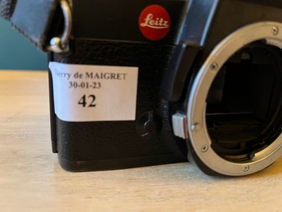 null Appareil photo Leica R4 et objectif Summicron R Leitz Wetzlar 
Lot vendu en...
