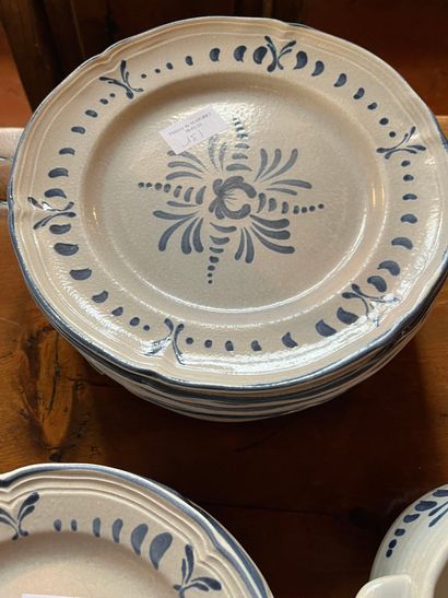 null Part of an earthenware dinner service with floral decoration in blue monochrome,...