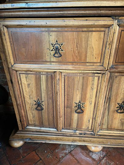 null Piece of furniture with two bodies in fruitwood inlaid with stars. 
The recessed...