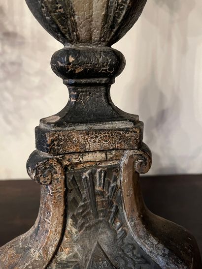 null Carved wood piker, grey lacquered, carved religious attributes
H : 54 cm


COLLECTION...