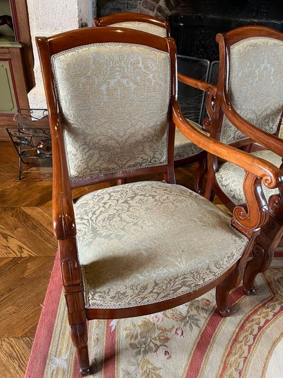 null Set of six mahogany and mahogany veneer armchairs, some with palmette and one...