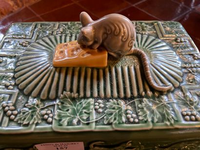 null EIGEN Paris - Earthenware cheese tray decorated with cats and mice, the grip...