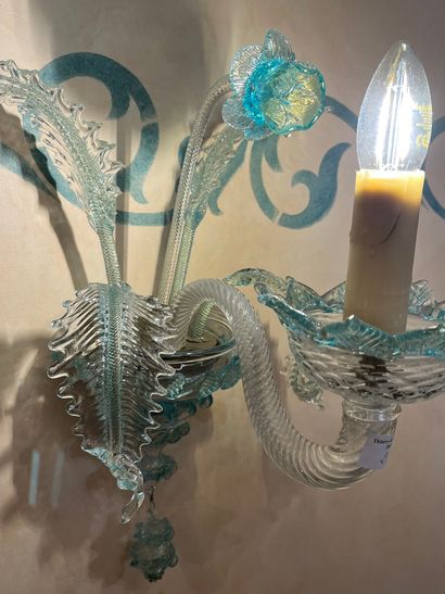 null Pair of sconces with one arm of light in glass of Venice, leaves and flowered...