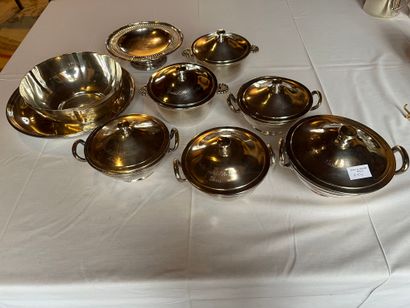 Lot including six covered vegetable dishes,...