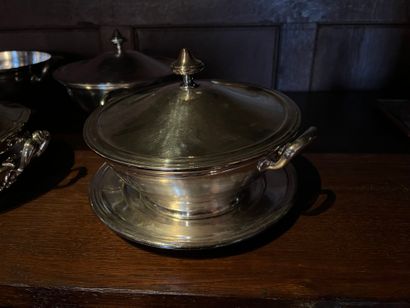 null Lot in silver plated metal including four covered vegetable dishes on pedestal...