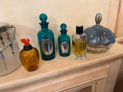 null Set of perfume bottles and glass trimmings
Shine


COLLECTION by APPOINTMENT...