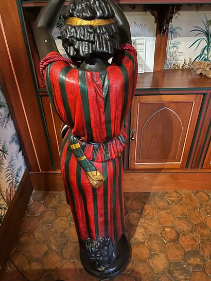 null Nubian woman, polychrome plaster, red and black dress (chips)
Height 200 cm
Electrified


COLLECTION...