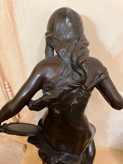 null Psychée
Réédition en bronze, marquée France 
H : 45 cm


ENLEVEMENT sur RENDEZ-VOUS...