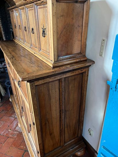 null Piece of furniture with two bodies in fruitwood inlaid with stars. 
The recessed...