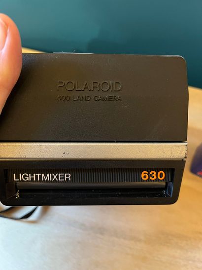 null Un appareil Polaroïd Lightmixer 630 et une boîte de pellicules
Vendu en l'état...