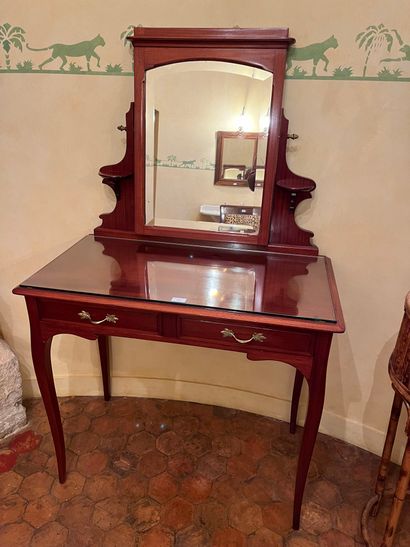 null Stained wood dressing table, cambered legs. Beginning of the 20th century.
H...