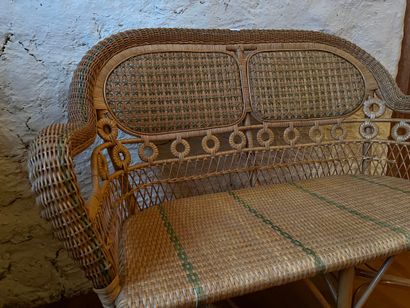null Natural and green wicker sofa, two chairs of the same model are joined 
H :...