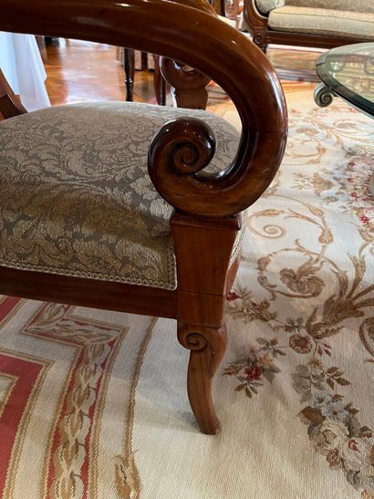 null Set of six mahogany and mahogany veneer armchairs, some with palmette and one...