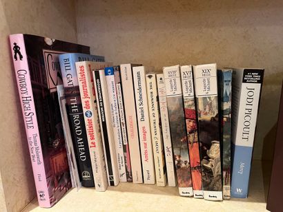 null Lot of modern books including books on the USA, Tahiti, travel, Lagarde et Michard,...