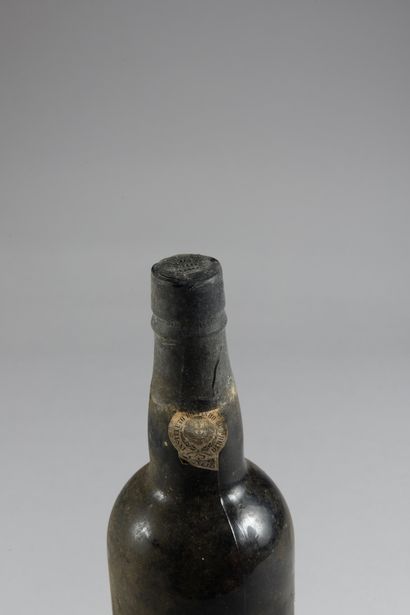 null 1 bouteille PORTO "Nacional", Quinta do Noval 1985 (pre-phylloxeric vines, es,...