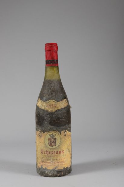 1 bouteille ÉCHEZEAUX, Mugneret-Gibourg 1976...
