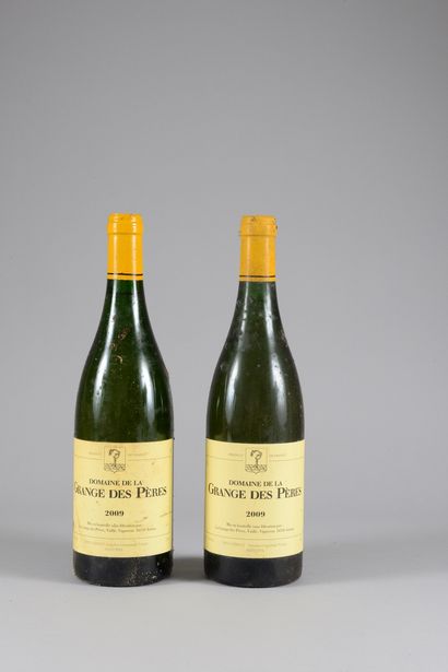 null 2 bottles of white Vin de Pays, Grange des Pères 2009 (1 elt, 1 et)