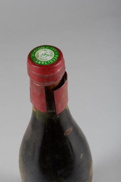 null 1 bouteille VOSNE-ROMANÉE "Cros-Parantoux 1er cru", Henri Jayer 1984 (lambeaux...
