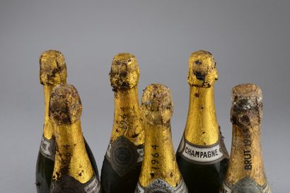 null 5 bottles CHAMPAGNE Paul Labrun 1964 (Blanc de Blancs; et, eta, 1 in tatters,...